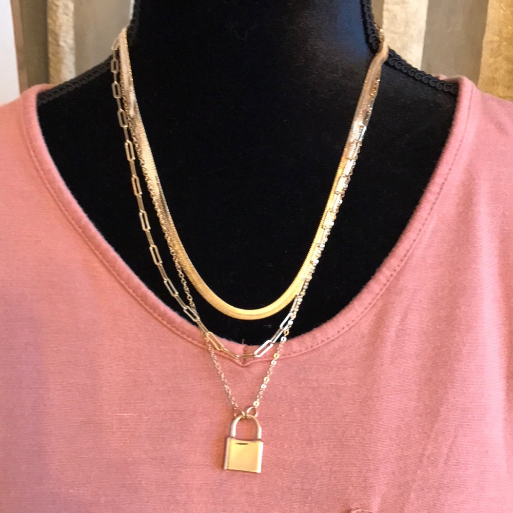 Gold three chain, locket neckless